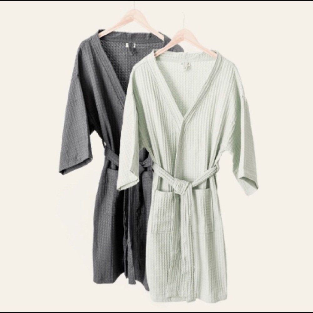 Bathen waffle bathrobe in Charcoal color